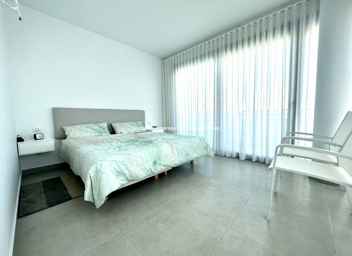 Wederverkoop - Detached Villa - La Marina - Urbanización La Marina