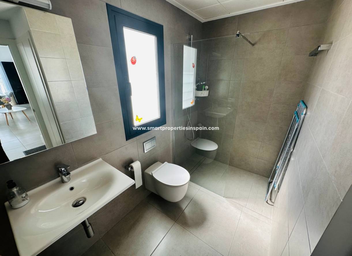 Wederverkoop - Detached Villa - La Marina - Urbanización La Marina