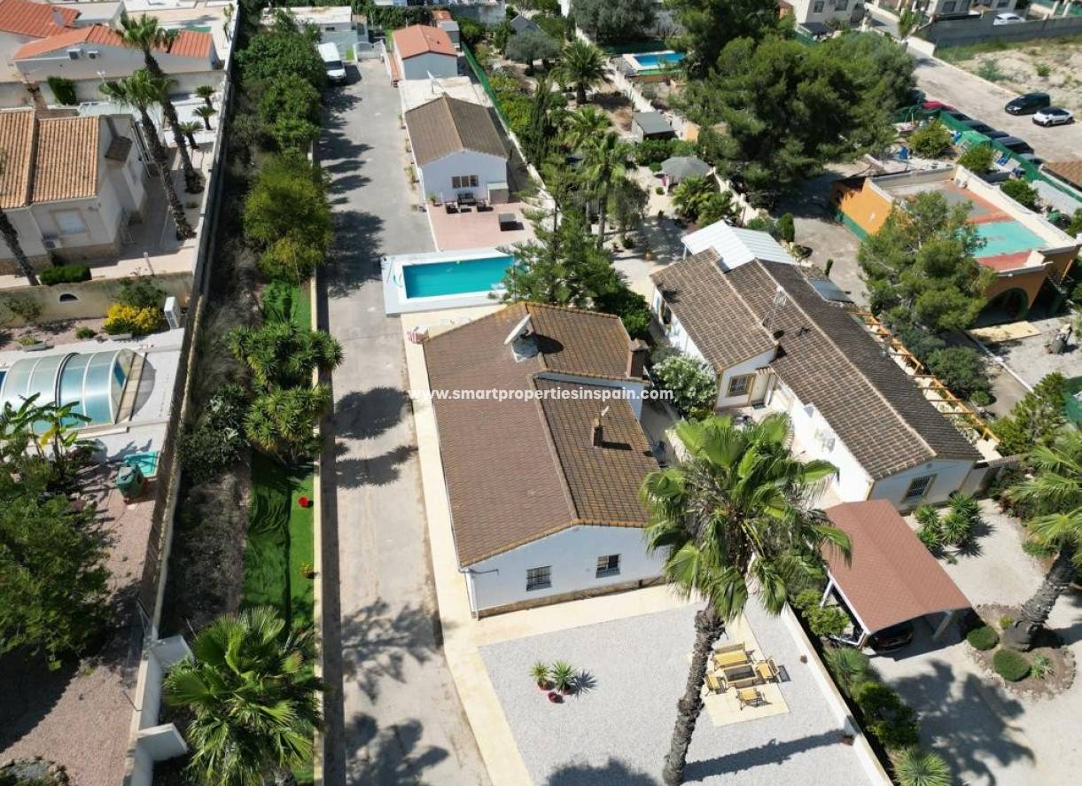 Wederverkoop - Detached Villa - La Marina - Urbanización La Marina