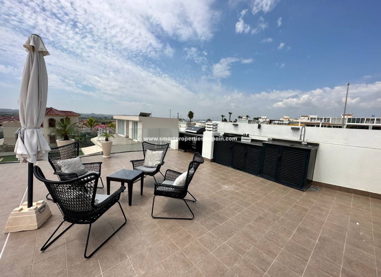 Wederverkoop - Detached Villa - La Marina - Urbanización La Marina