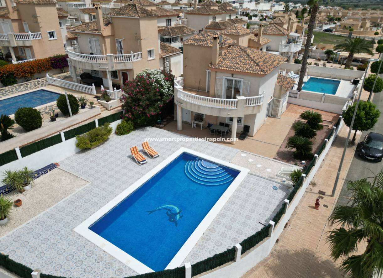 Wederverkoop - Detached Villa - La Marina - Urbanización La Marina