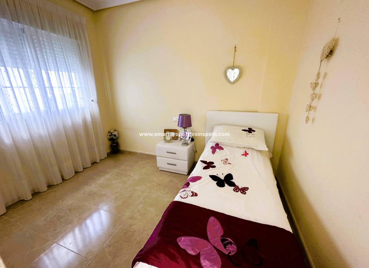 Wederverkoop - Detached Villa - La Marina - Urbanización La Marina