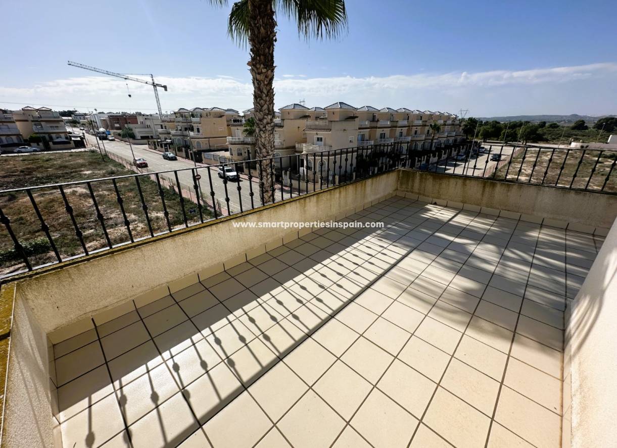 Wederverkoop - Detached Villa - La Marina - Urbanización La Marina