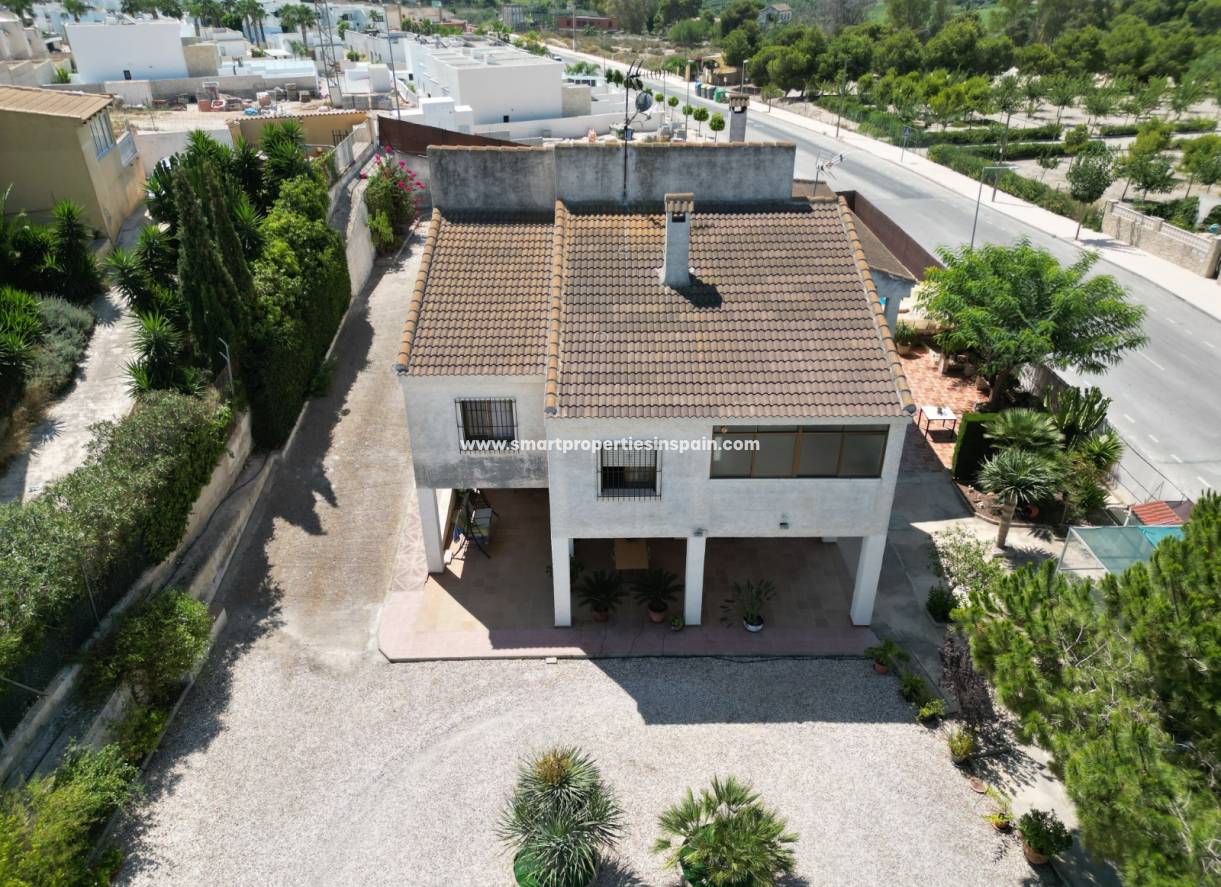 Wederverkoop - Detached Villa - La Marina - Urbanización La Marina