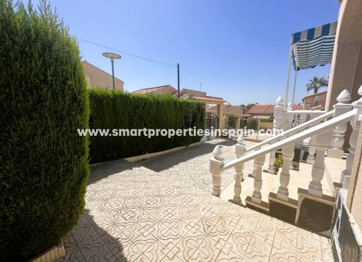 Wederverkoop - Detached Villa - La Marina - Urbanización La Marina