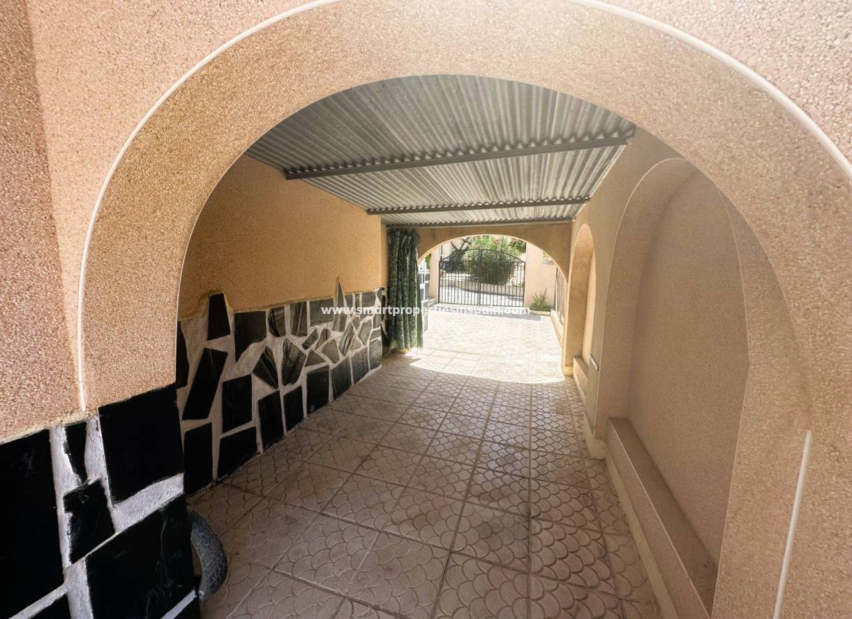 Wederverkoop - Detached Villa - La Marina - Urbanización La Marina