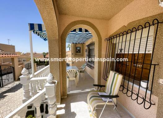 Wederverkoop - Detached Villa - La Marina - Urbanización La Marina