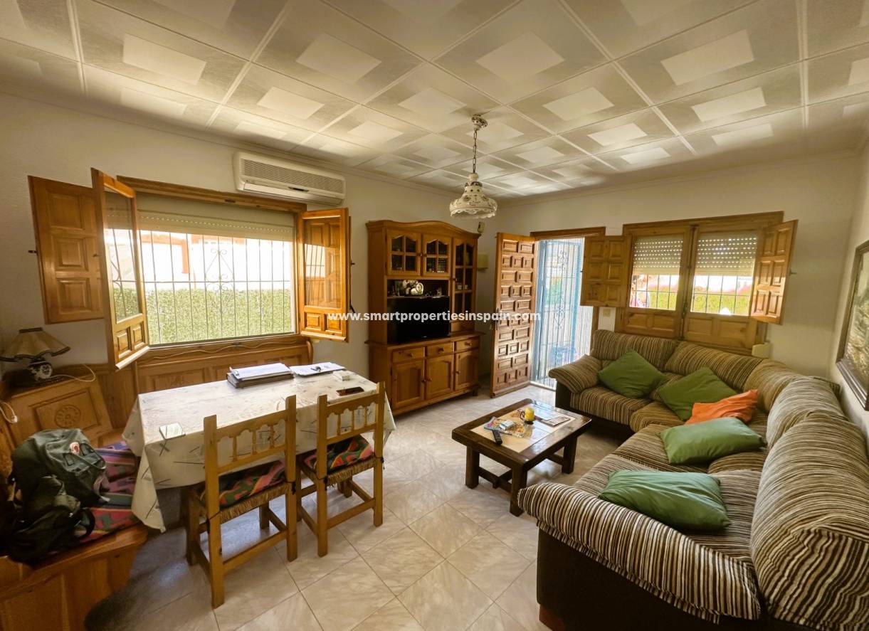 Wederverkoop - Detached Villa - La Marina - Urbanización La Marina
