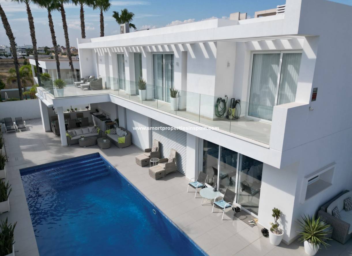 Wederverkoop - Detached Villa - La Marina - Urbanización La Marina
