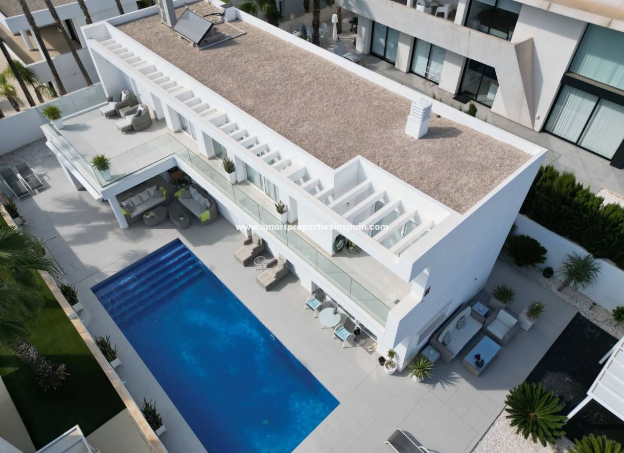 Wederverkoop - Detached Villa - La Marina - Urbanización La Marina