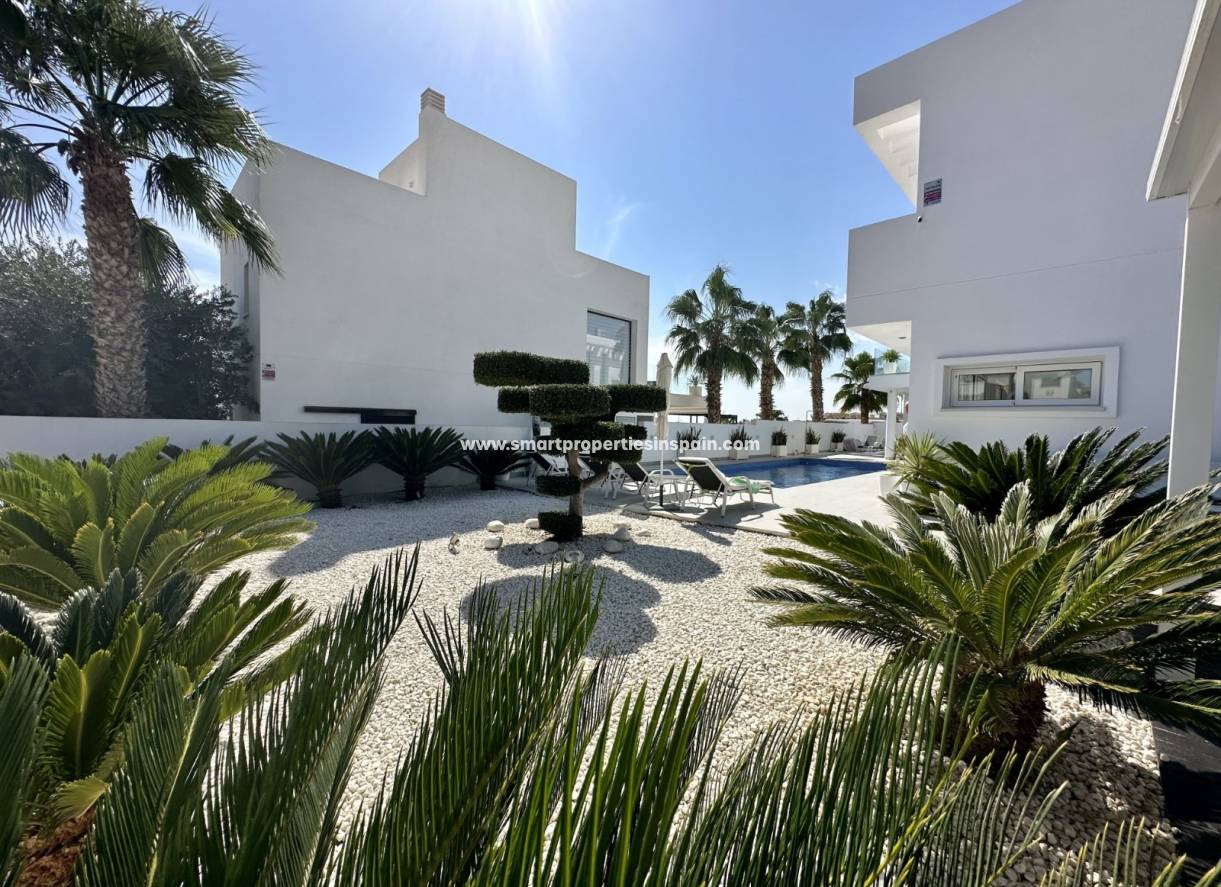 Wederverkoop - Detached Villa - La Marina - Urbanización La Marina