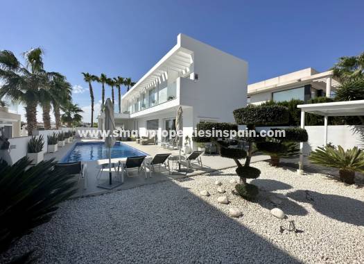 Wederverkoop - Detached Villa - La Marina - Urbanización La Marina