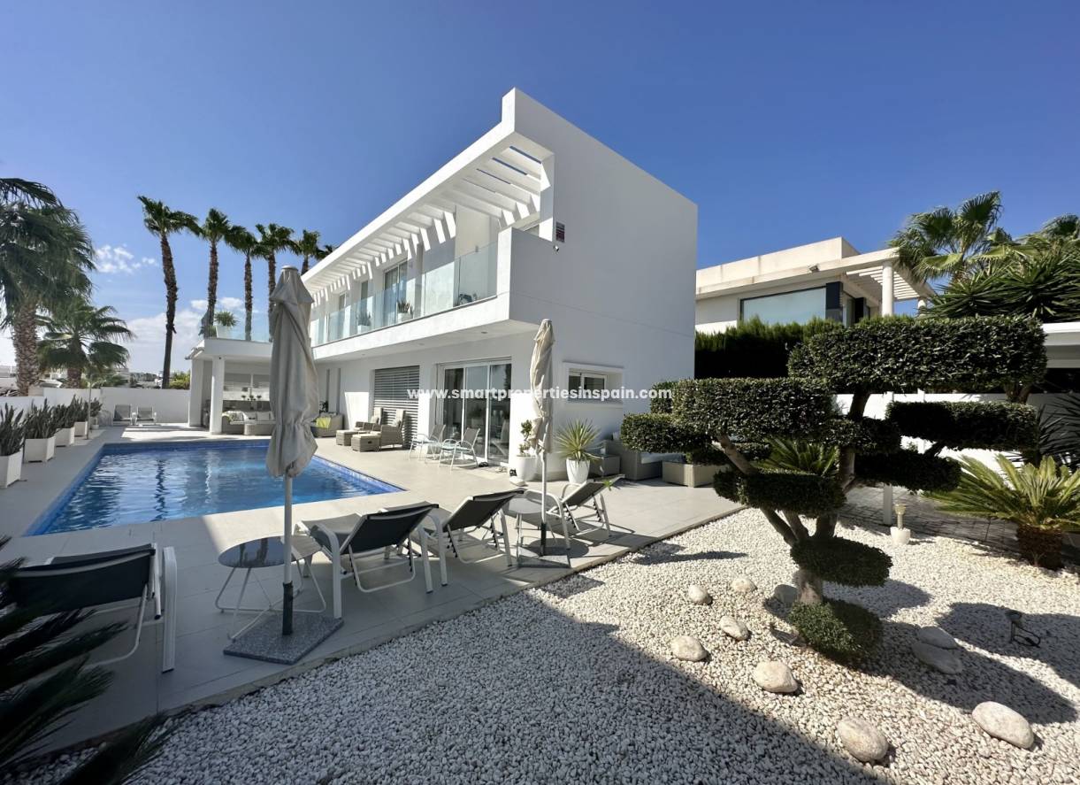 Wederverkoop - Detached Villa - La Marina - Urbanización La Marina