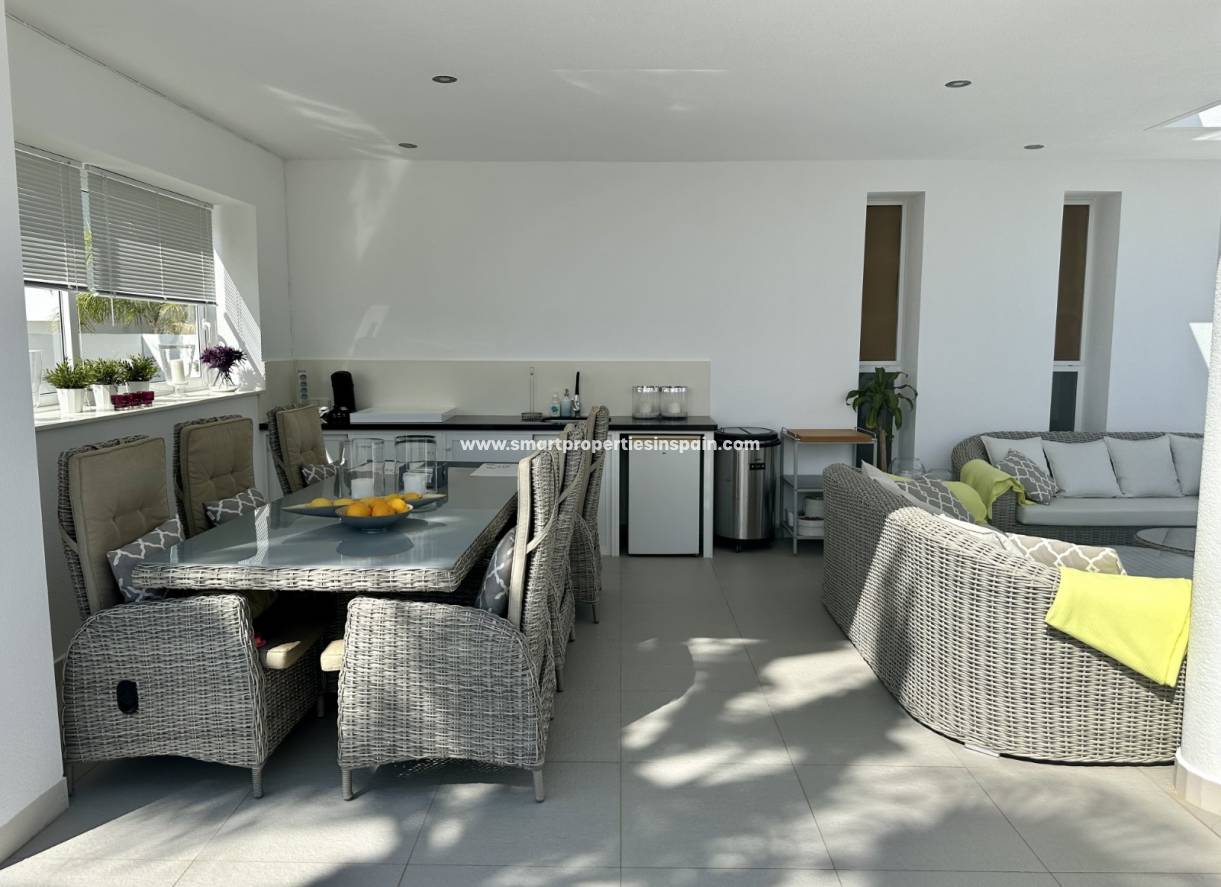 Wederverkoop - Detached Villa - La Marina - Urbanización La Marina