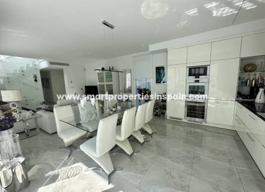 Wederverkoop - Detached Villa - La Marina - Urbanización La Marina