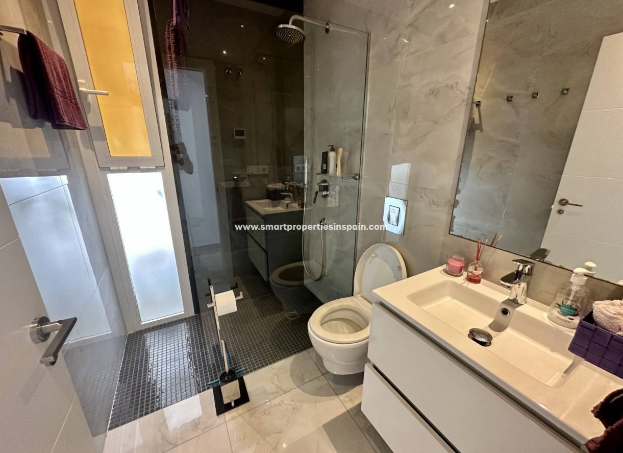 Wederverkoop - Detached Villa - La Marina - Urbanización La Marina