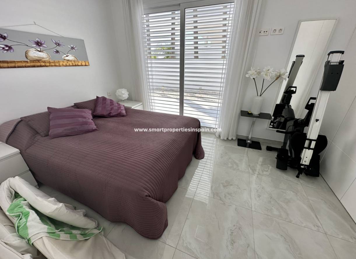 Wederverkoop - Detached Villa - La Marina - Urbanización La Marina