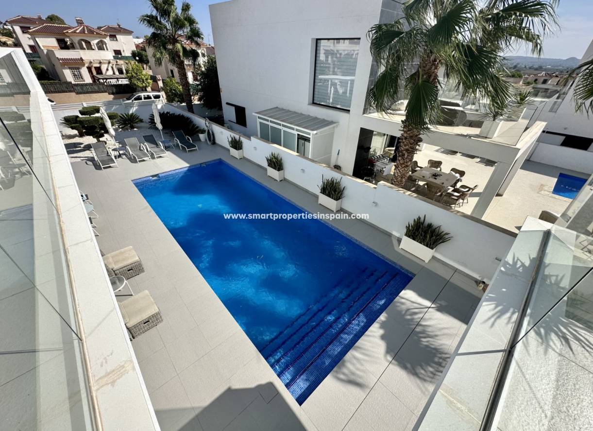 Wederverkoop - Detached Villa - La Marina - Urbanización La Marina