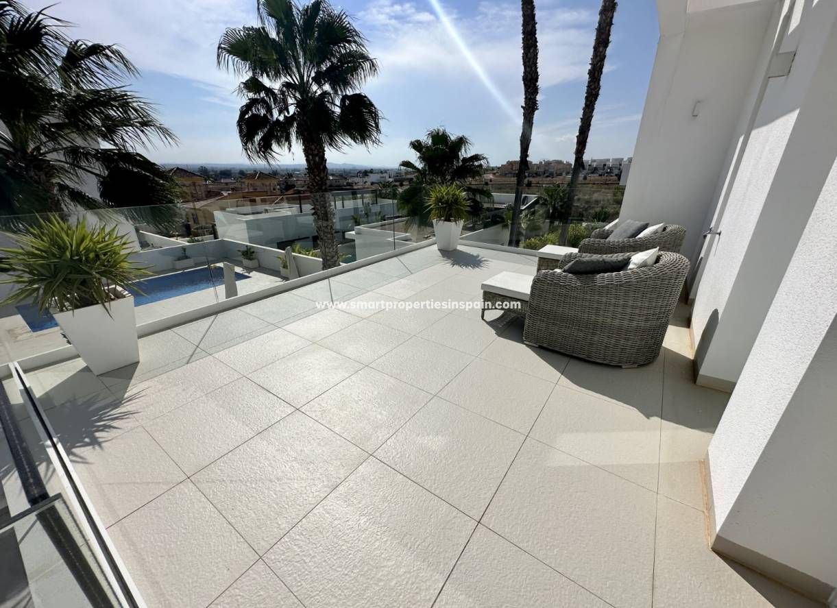 Wederverkoop - Detached Villa - La Marina - Urbanización La Marina