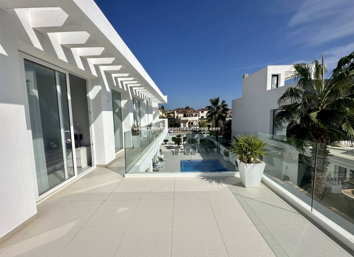 Wederverkoop - Detached Villa - La Marina - Urbanización La Marina