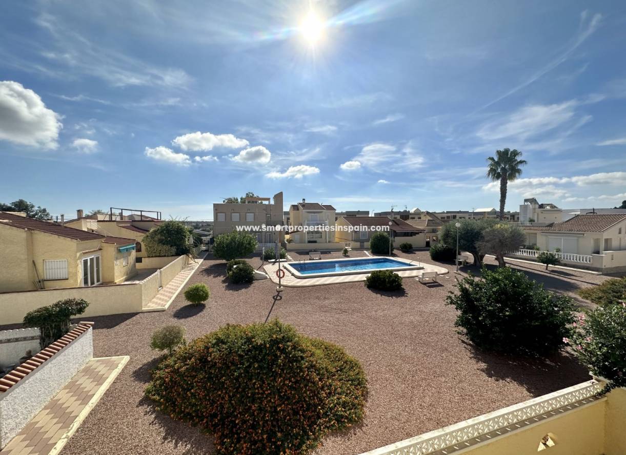 Wederverkoop - Detached Villa - La Marina - Urbanización La Marina