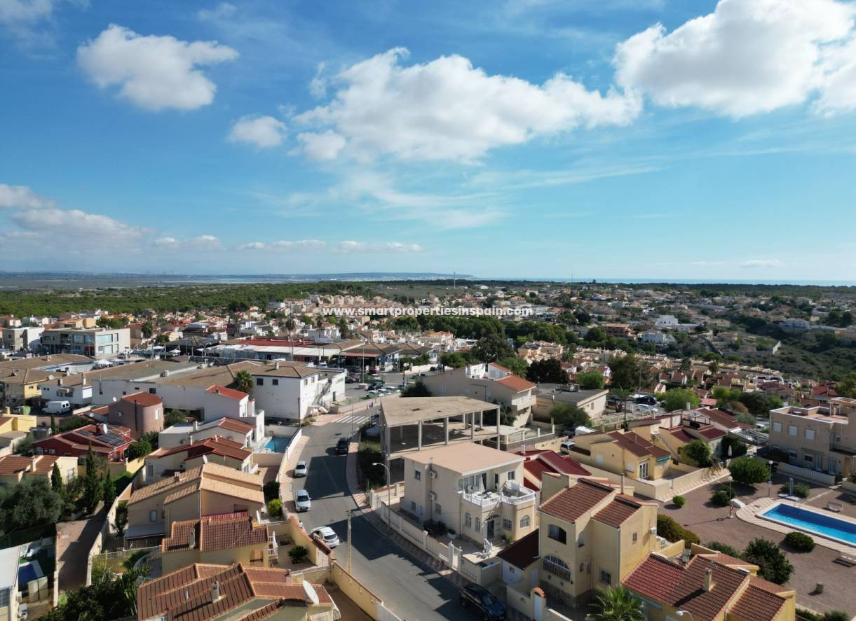 Wederverkoop - Detached Villa - La Marina - Urbanización La Marina