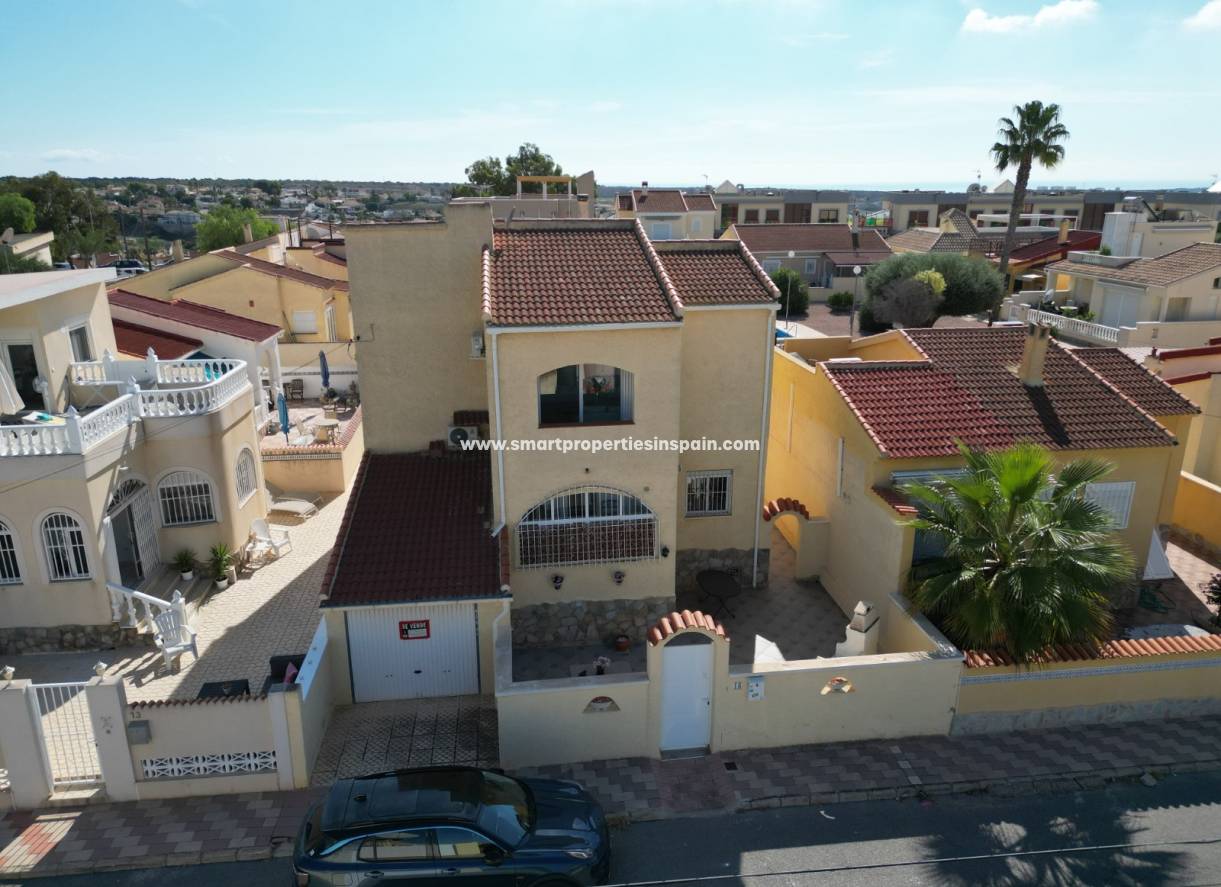 Wederverkoop - Detached Villa - La Marina - Urbanización La Marina