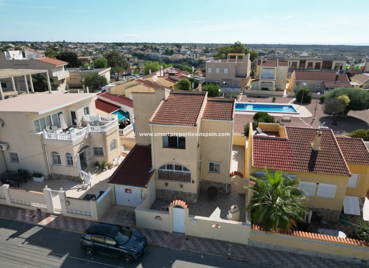Wederverkoop - Detached Villa - La Marina - Urbanización La Marina