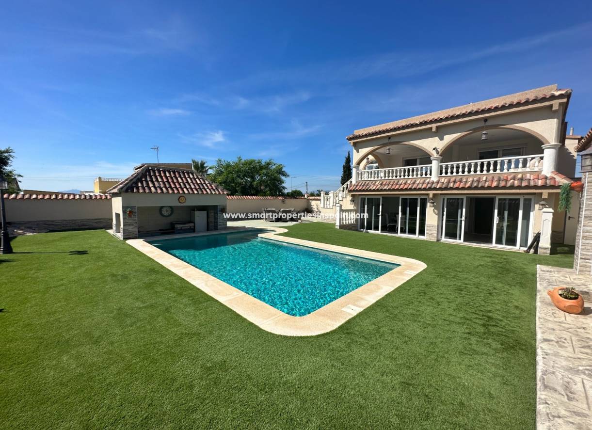 Wederverkoop - Detached Villa - La Marina - Urbanización La Marina