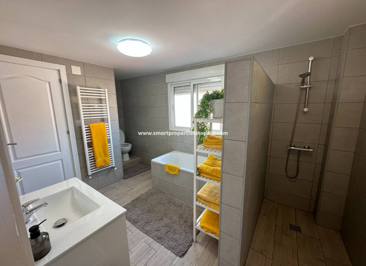 Wederverkoop - Detached Villa - La Marina - Urbanización La Marina