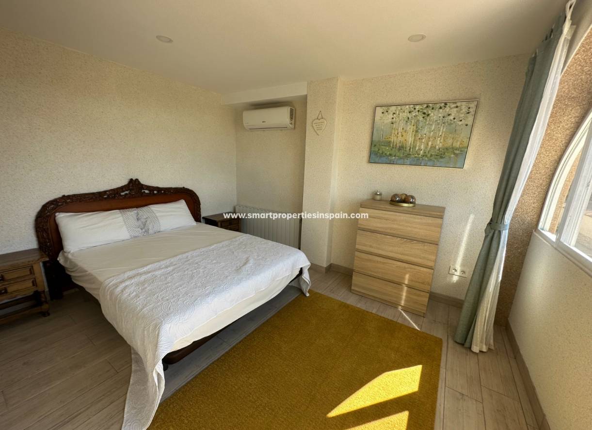 Wederverkoop - Detached Villa - La Marina - Urbanización La Marina