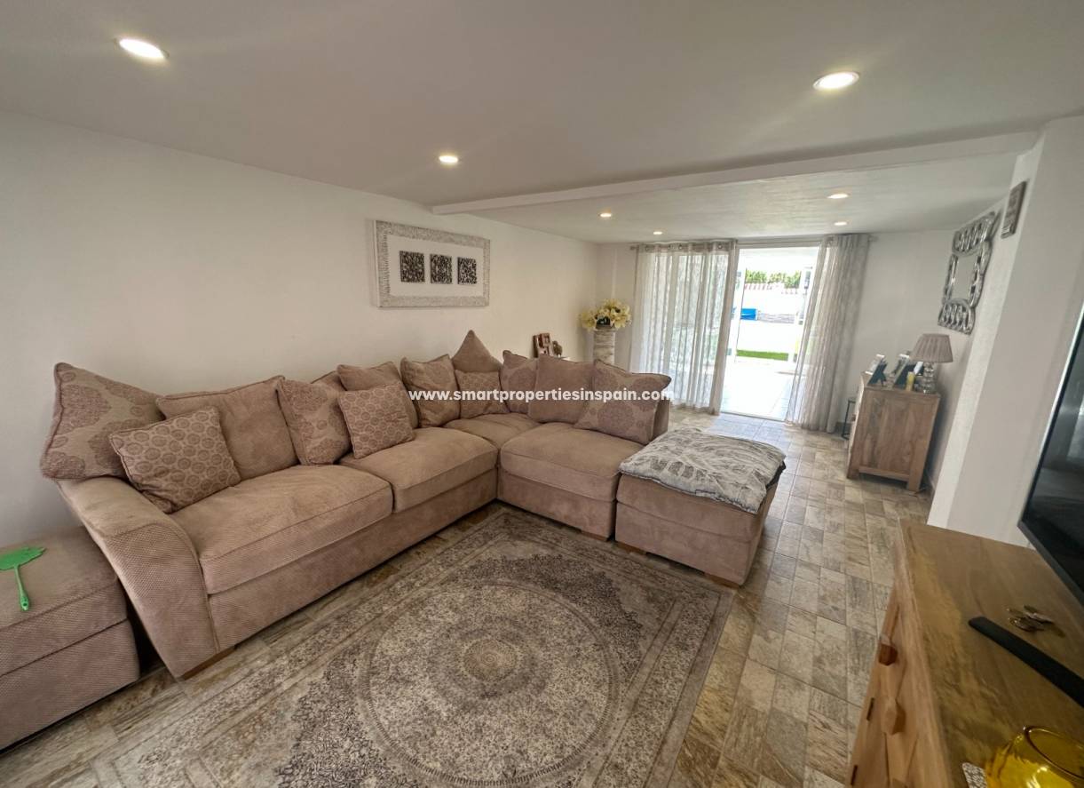 Wederverkoop - Detached Villa - La Marina - Urbanización La Marina