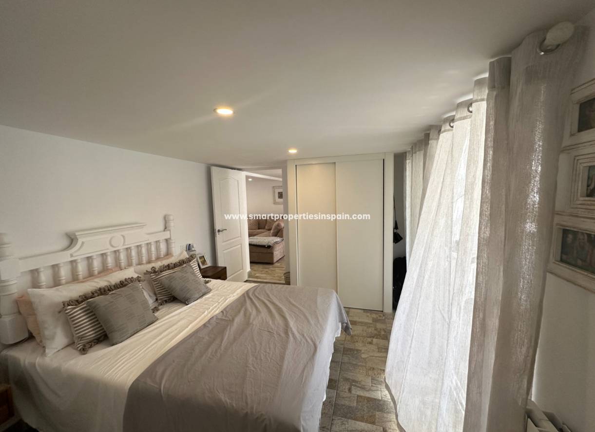 Wederverkoop - Detached Villa - La Marina - Urbanización La Marina