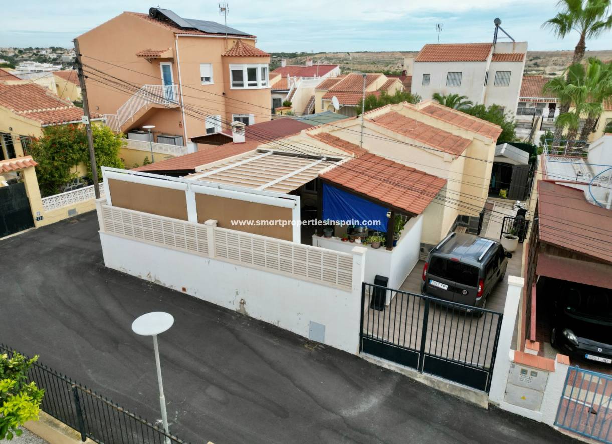 Wederverkoop - Detached Villa - La Marina - Urbanización La Marina
