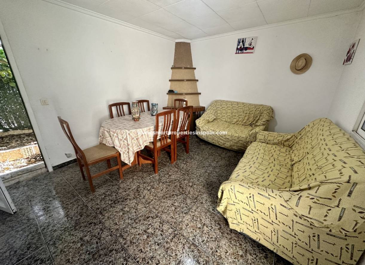 Wederverkoop - Detached Villa - La Marina - Urbanización La Marina