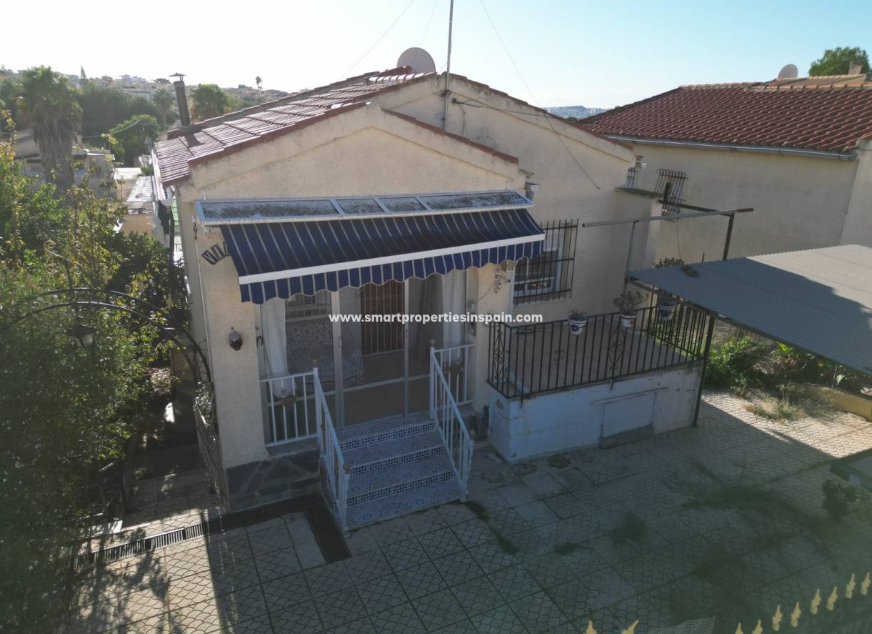 Wederverkoop - Detached Villa - La Marina - Urbanización La Marina
