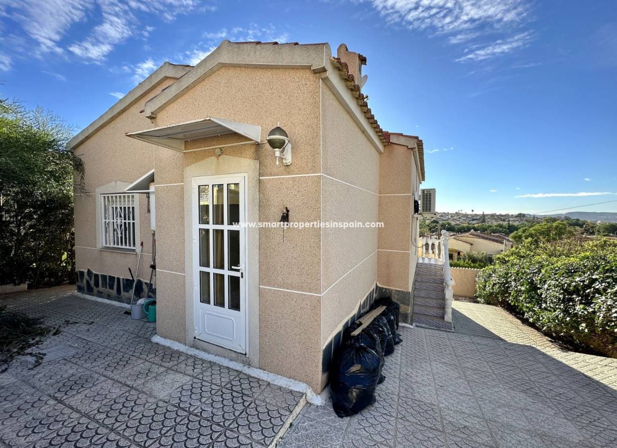 Wederverkoop - Detached Villa - La Marina - Urbanización La Marina