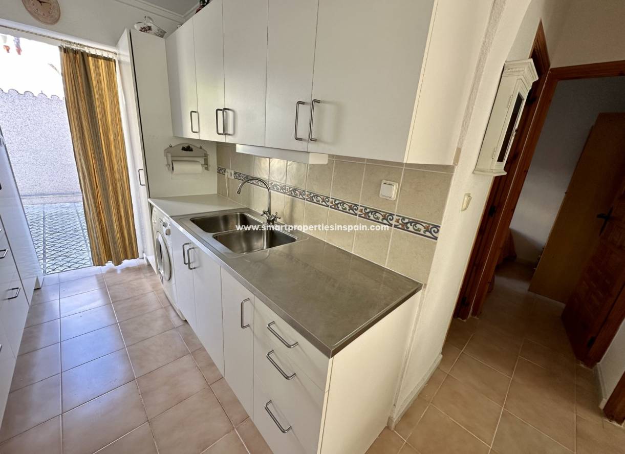 Wederverkoop - Detached Villa - La Marina - Urbanización La Marina