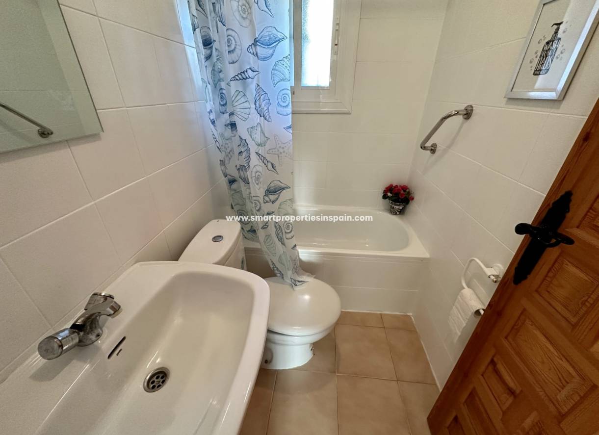 Wederverkoop - Detached Villa - La Marina - Urbanización La Marina
