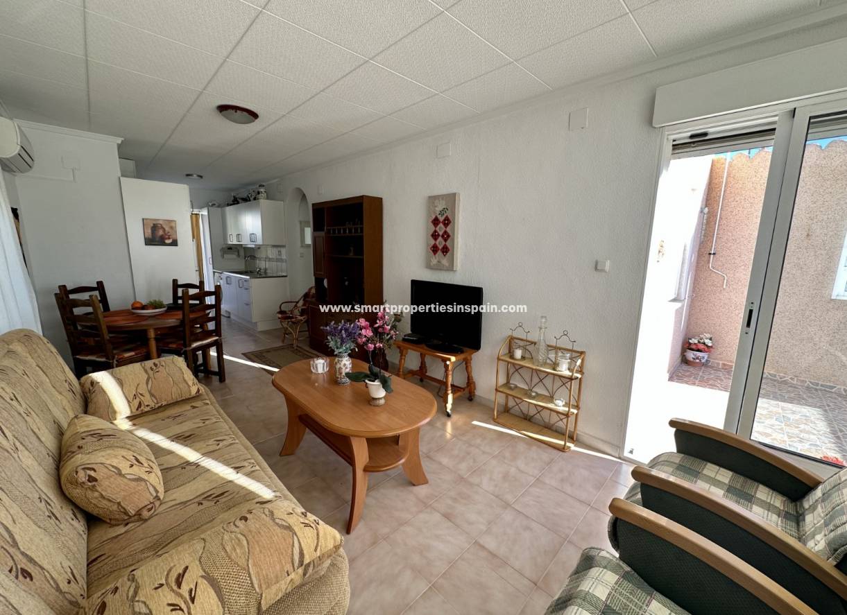 Wederverkoop - Detached Villa - La Marina - Urbanización La Marina