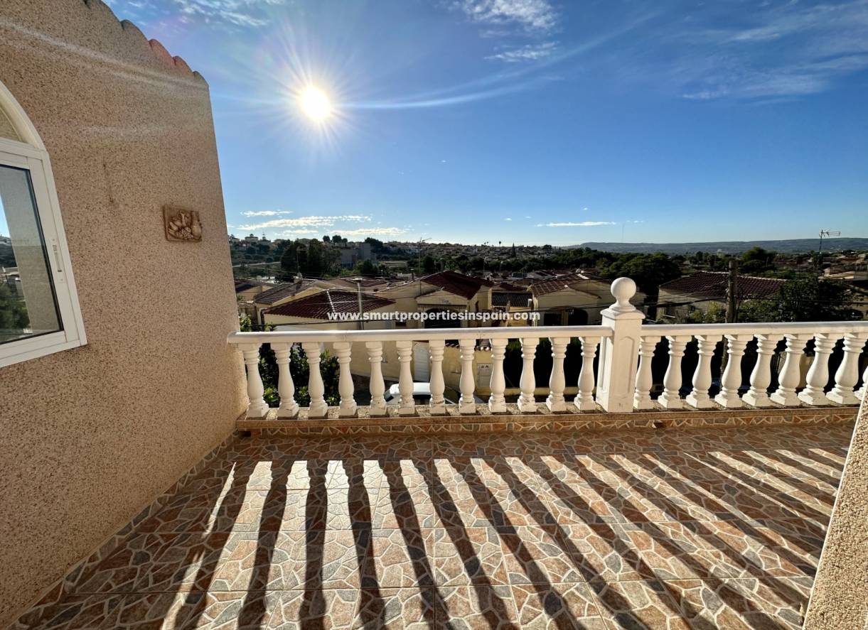 Wederverkoop - Detached Villa - La Marina - Urbanización La Marina