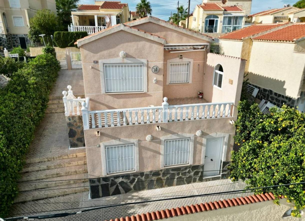 Wederverkoop - Detached Villa - La Marina - Urbanización La Marina
