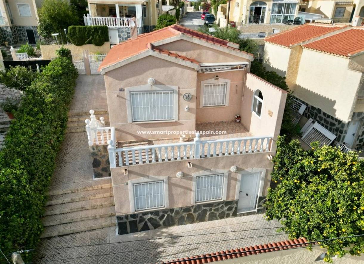 Wederverkoop - Detached Villa - La Marina - Urbanización La Marina