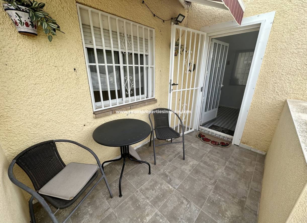 Wederverkoop - Detached Villa - La Marina - Urbanización La Marina