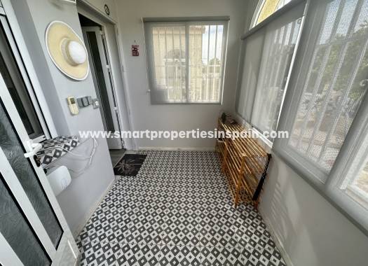 Wederverkoop - Detached Villa - La Marina - Urbanización La Marina