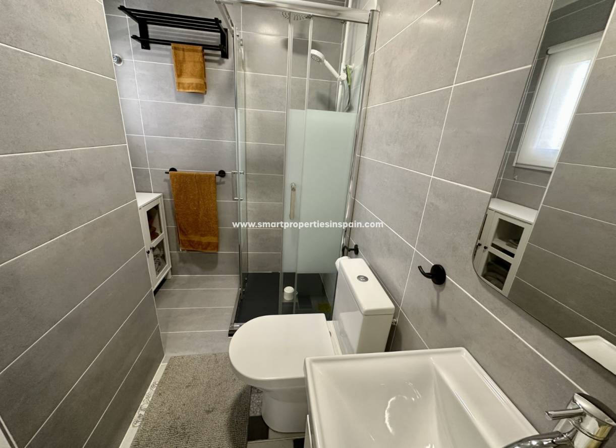 Wederverkoop - Detached Villa - La Marina - Urbanización La Marina