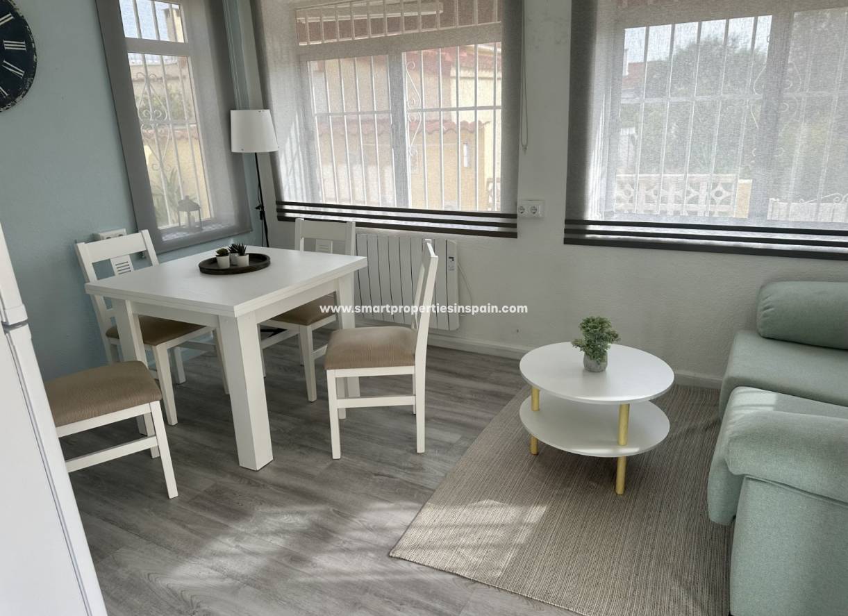 Wederverkoop - Detached Villa - La Marina - Urbanización La Marina