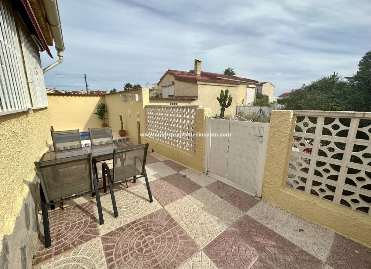Wederverkoop - Detached Villa - La Marina - Urbanización La Marina