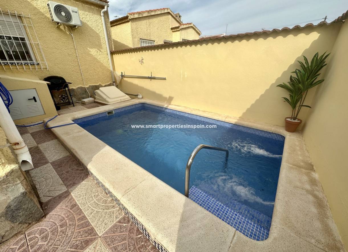 Wederverkoop - Detached Villa - La Marina - Urbanización La Marina