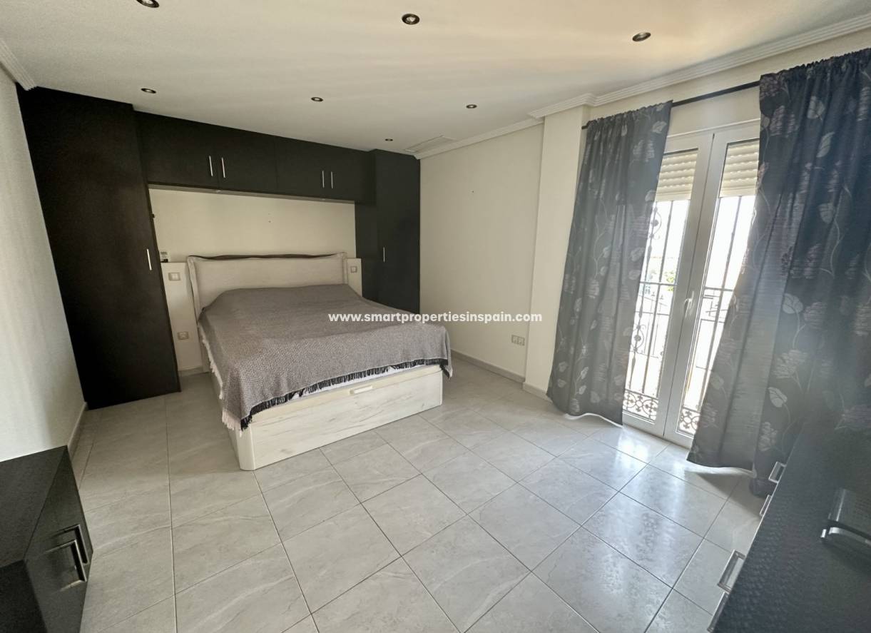 Wederverkoop - Detached Villa - La Marina - Urbanización La Marina